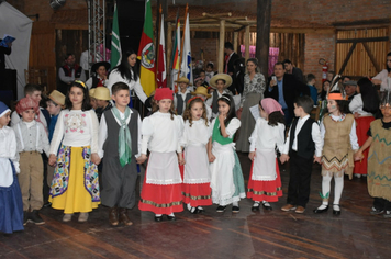 Foto - Noite Farroupilha movimenta comunidade escolar da EMEF Pejuçara