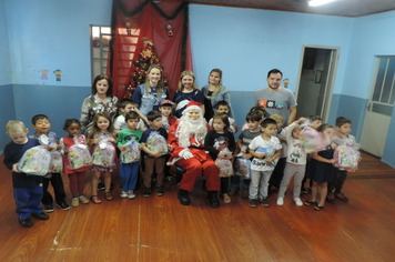 Foto - O Papai Noel já chegou na EMEI Maria Schuster