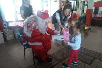 Foto - O Papai Noel já chegou na EMEI Maria Schuster