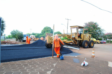 Foto - Obra de asfalto vai promover desenvolvimento e qualidade de vida em Pejuçara