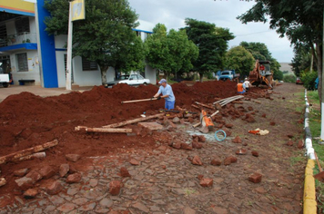 Foto - OBRAS - SUBSTITUIÇÃO DE CANOS