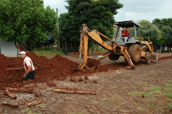 Foto - OBRAS - SUBSTITUIÇÃO DE CANOS