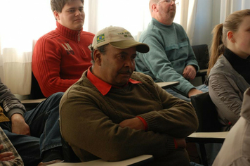 Foto - PAIS FORAM HOMENAGEADOS