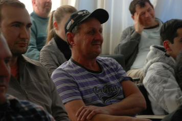 Foto - PAIS FORAM HOMENAGEADOS