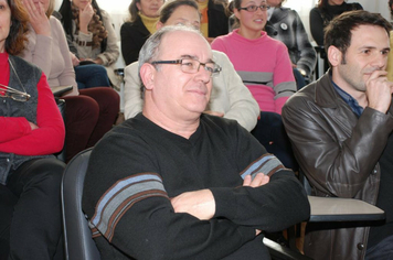 Foto - PAIS FORAM HOMENAGEADOS