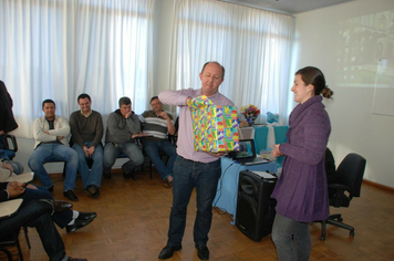 Foto - PAIS FORAM HOMENAGEADOS