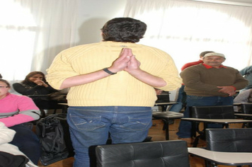 Foto - PAIS FORAM HOMENAGEADOS