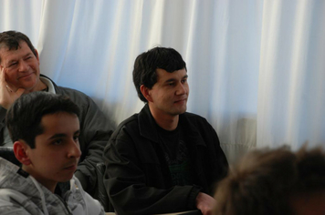 Foto - PAIS FORAM HOMENAGEADOS