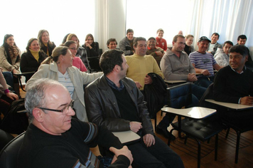 Foto - PAIS FORAM HOMENAGEADOS