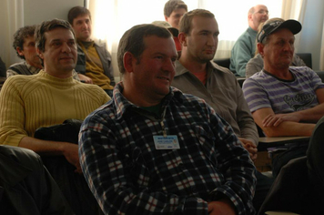 Foto - PAIS FORAM HOMENAGEADOS