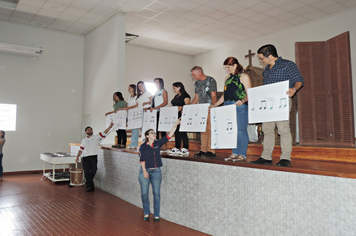 Foto - Palestra, Conhecimentos práticos da BNCC por meio da música abre Ano Letivo