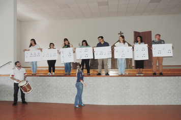 Foto - Palestra, Conhecimentos práticos da BNCC por meio da música abre Ano Letivo