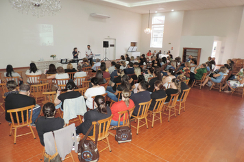 Foto - Palestra, Conhecimentos práticos da BNCC por meio da música abre Ano Letivo