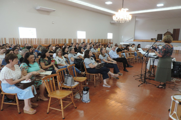 Foto - Palestra, Conhecimentos práticos da BNCC por meio da música abre Ano Letivo