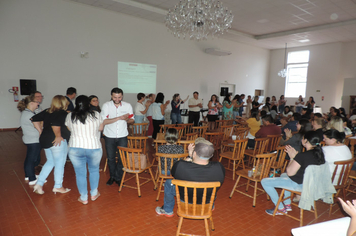 Foto - Palestra, Conhecimentos práticos da BNCC por meio da música abre Ano Letivo