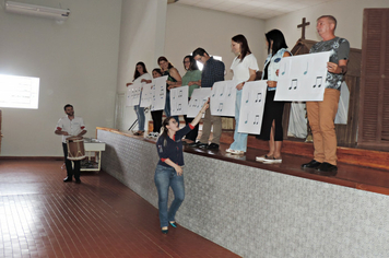 Foto - Palestra, Conhecimentos práticos da BNCC por meio da música abre Ano Letivo