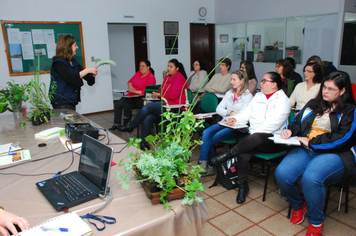 Foto - Palestra Emater: plantas medicinais