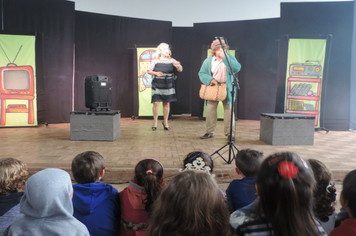 Foto - Parceria entre Administração Municipal e Sesc leva conhecimento aos alunos da rede pública