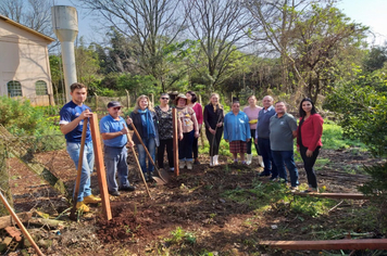 Foto - Parceria entre Município e Emater fomenta produção de hortaliças