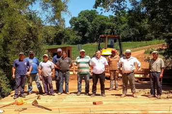 Foto - Parceria entre Pejuçara e Panambi revitaliza ponte na localidade de Pedreira