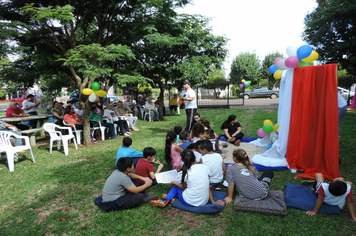 Foto - Passagem do Dia do Livro é marcada por atividade ao ar livre em Pejuçara