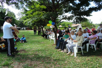 Foto - Passagem do Dia do Livro é marcada por atividade ao ar livre em Pejuçara