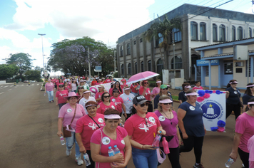 Foto - Passeio ciclístico do outubro rosa supera expectativas