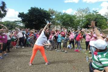 Foto - Passeio ciclístico do outubro rosa supera expectativas