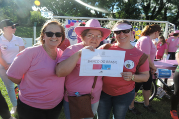 Foto - Passeio ciclístico do outubro rosa supera expectativas