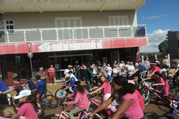 Foto - Passeio ciclístico do outubro rosa supera expectativas