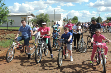 Foto - Passeio ciclístico do outubro rosa supera expectativas