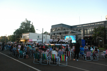 Foto - Pejuçara renova seus laços de fraternidade na abertura do Natal Iluminado