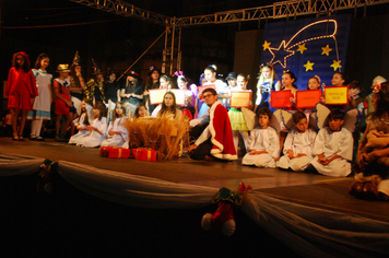 Foto - Pejuçara renova seus laços de fraternidade na abertura do Natal Iluminado