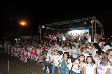 Foto - Pejuçara renova seus laços de fraternidade na abertura do Natal Iluminado