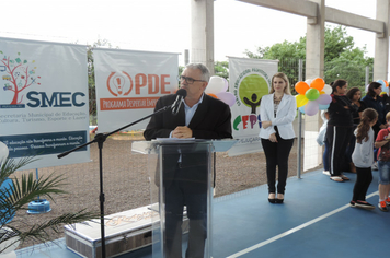 Foto - Prefeito entrega obra de quadra poliesportiva a comunidade da escola Pejuçara