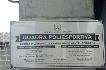 Foto - Prefeito entrega obra de quadra poliesportiva a comunidade da escola Pejuçara