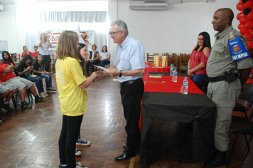 Foto - Prefeito participa de formatura do Proerd