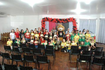 Foto - Prefeito participa de formatura do Proerd