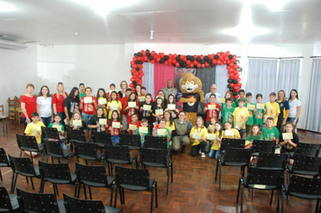 Foto - Prefeito participa de formatura do Proerd