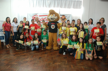 Foto - Prefeito participa de formatura do Proerd