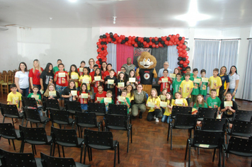 Foto - Prefeito participa de formatura do Proerd