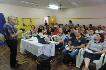 Foto - Prefeito participa de reuniões de abertura do ano letivo na EMP, EMEI E CEPIB