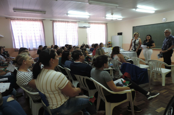 Foto - Prefeito participa de reuniões de abertura do ano letivo na EMP, EMEI E CEPIB