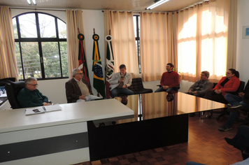 Foto - Prefeito recebe Deputado Federal Pedro Westphalen