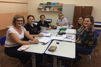 Foto - Professores participam de mais um encontro para discussão sobre a BNCC