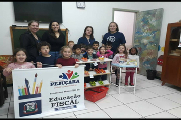 Foto - Programa de Educação Fiscal é aplicado para alunos da rede municipal e estadual de ensino em Pejuçara