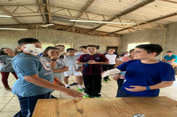 Foto - Quiz diverte e orienta alunos em atividade do Programa Saúde na Escola
