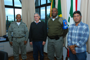 Foto - Reunião com o comandante 16º BPM