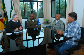 Foto - Reunião com o comandante 16º BPM