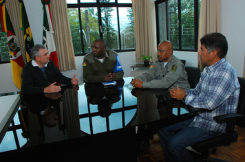 Foto - Reunião com o comandante 16º BPM